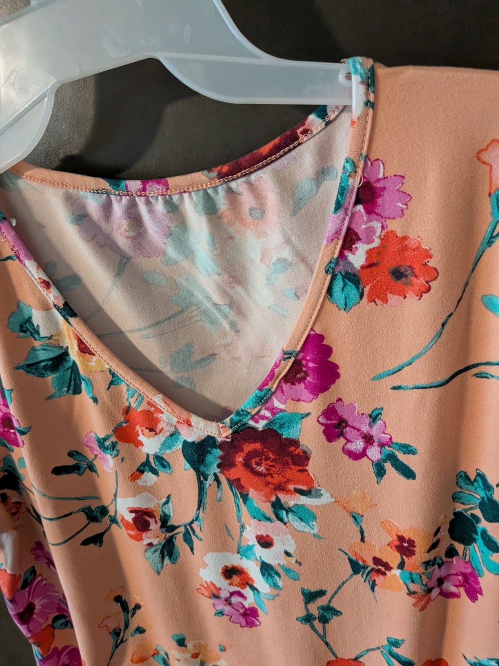 Floral V-Neck Short Sleeve Top - Peach